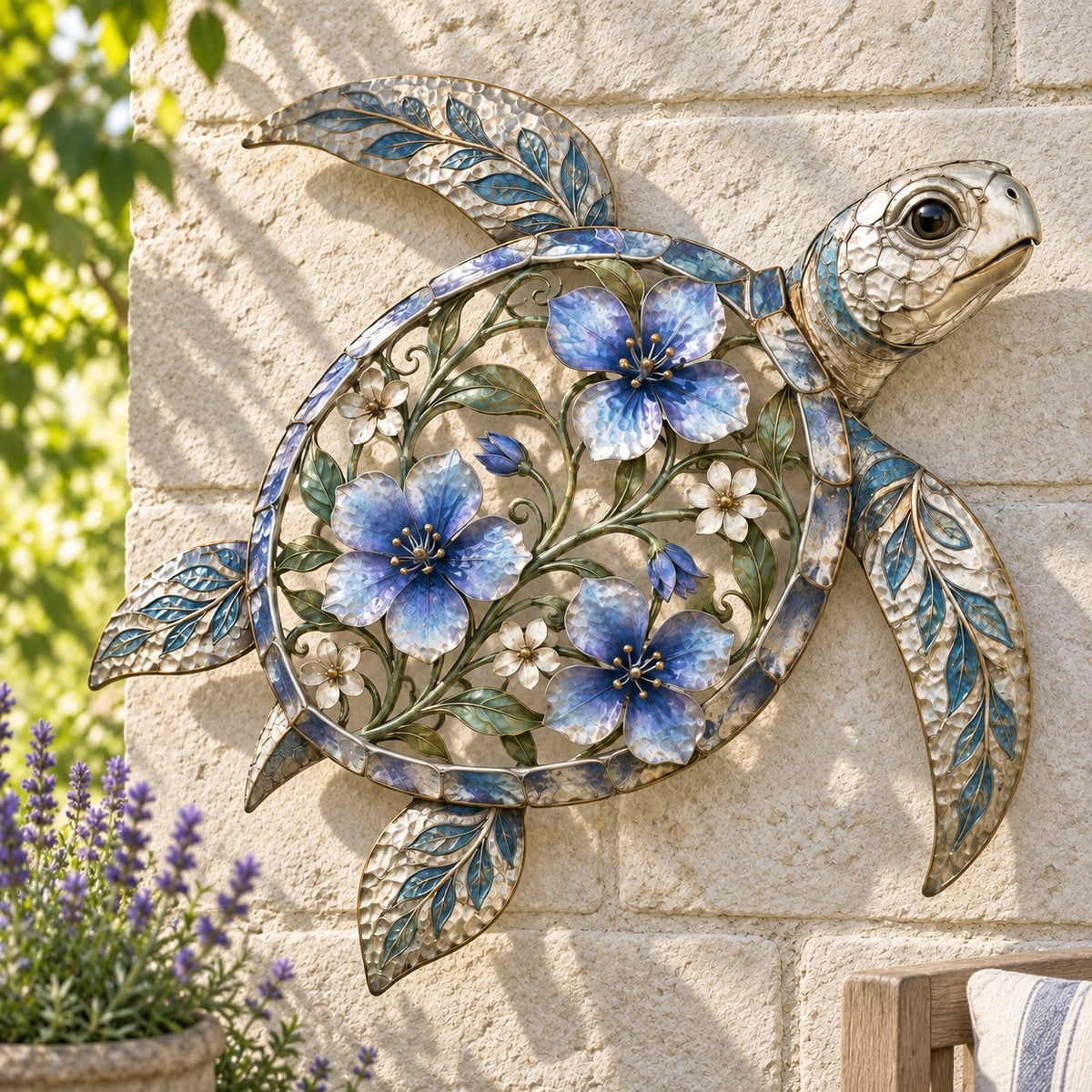🐢 Wandbeeld van een zeeschildpad — Geëmailleerde bloemmotieven in kuststijl met metalen schubben met textuur | Oceaandecoratie voor binnen en buiten, voor de veranda, het terras en de tuin