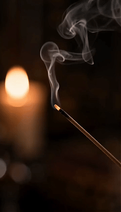 🔥 LAST DAY 49% OFF – 🪄 Gothic Witch Broom Incense Holder | Elegant Broom-Riding Witch Statue with Smoke-Spell Effect for Shelves, Altars & Moody Decor 🖤✨