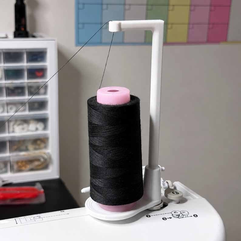 🧵Draadkloshouder met grote capaciteit🪡 (geschikt voor de meeste naaimachines op de Britse markt)