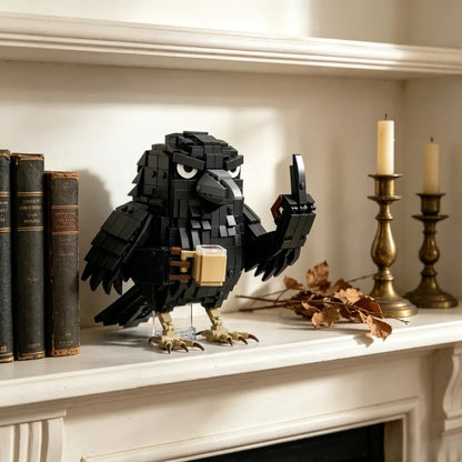 🐦‍⬛ Sarcastische koffiekraai – Bouwsteenset – Grappige ‘Niet storen’-bureaudecoratie