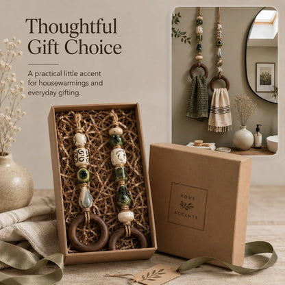 Decoratieve handdoekhanger met kralen en houten ring