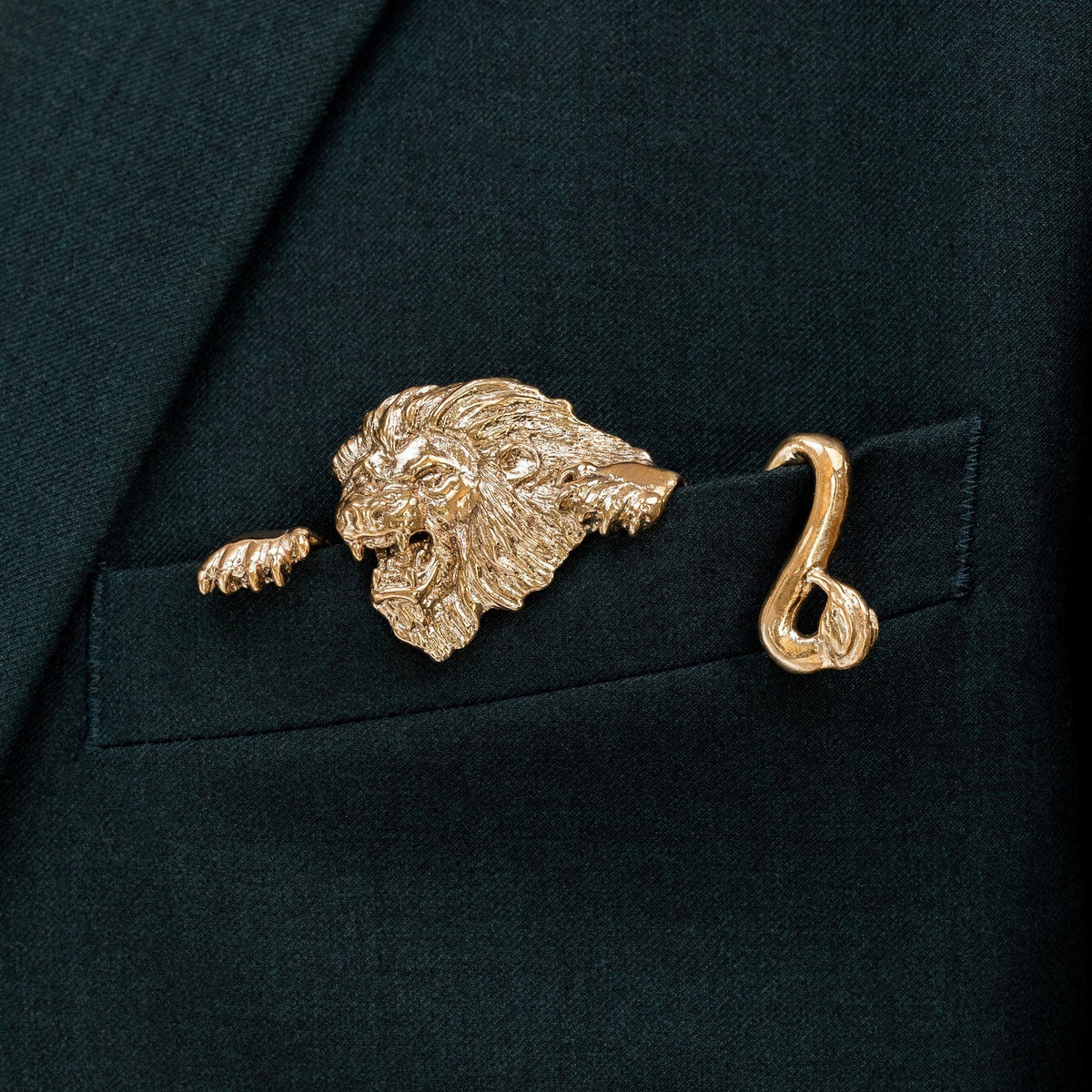 ✨ Luxe, gedetailleerd vormgegeven dierenbroche – Een opvallend sieraad van topkwaliteit voor pakken en blazers