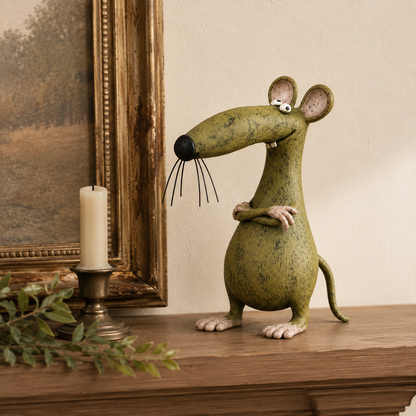Speels vintage beeldje van een muis en een kat