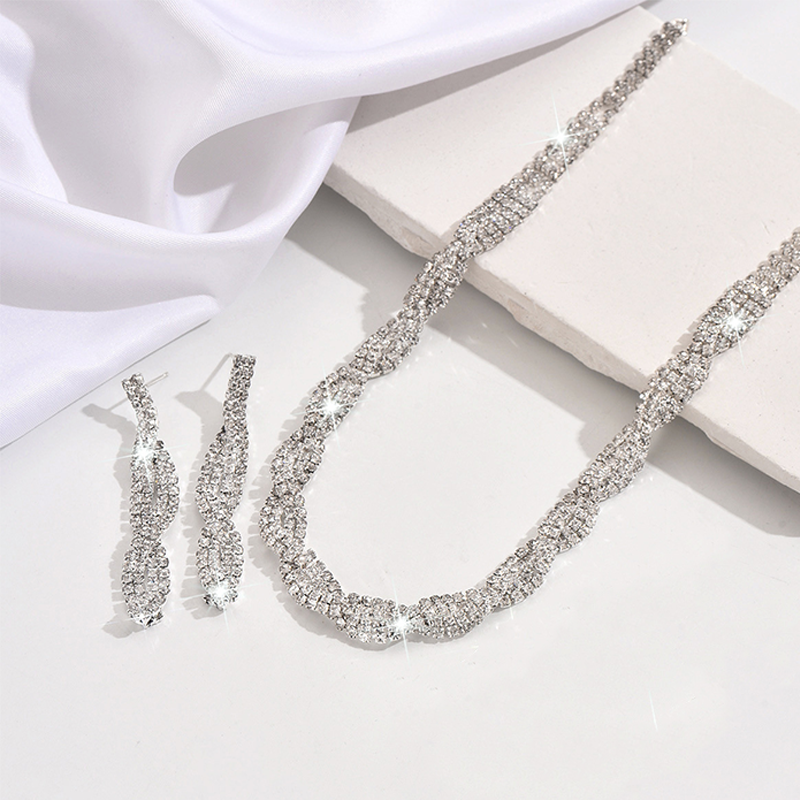 🎉 Uitverkoop 2026 — Meer dan 21.500 verkocht ✨ Set met een schitterende ketting en oorbellen met strass-steentjes en klauwbevestiging
