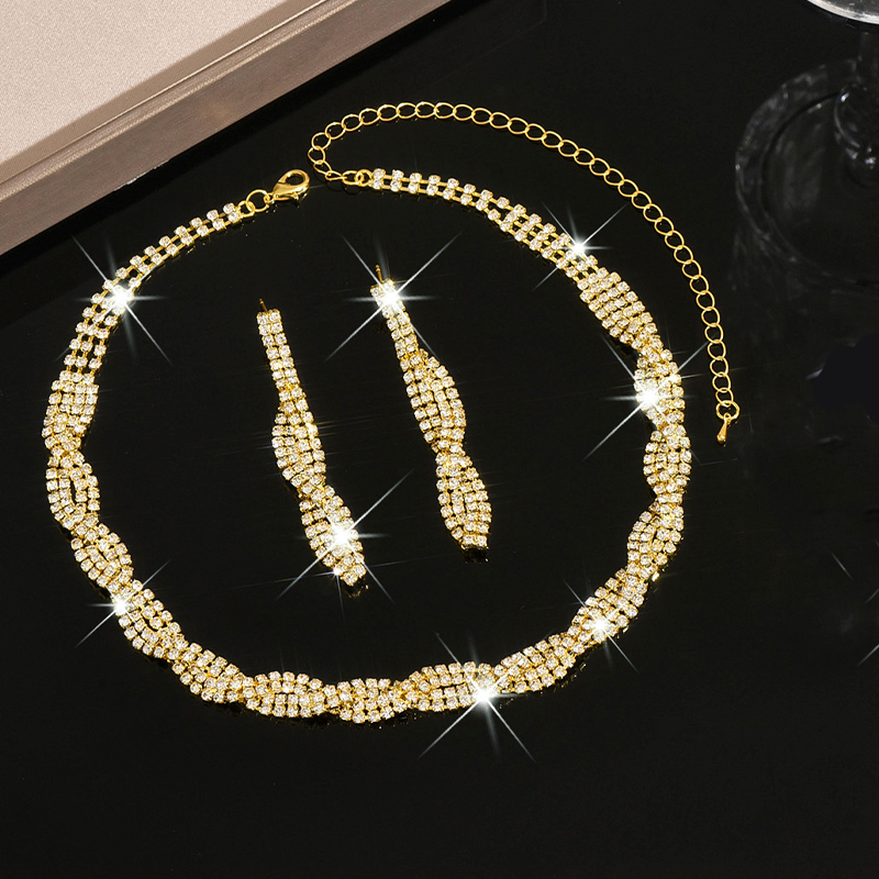 🎉 Uitverkoop 2026 — Meer dan 21.500 verkocht ✨ Set met een schitterende ketting en oorbellen met strass-steentjes en klauwbevestiging