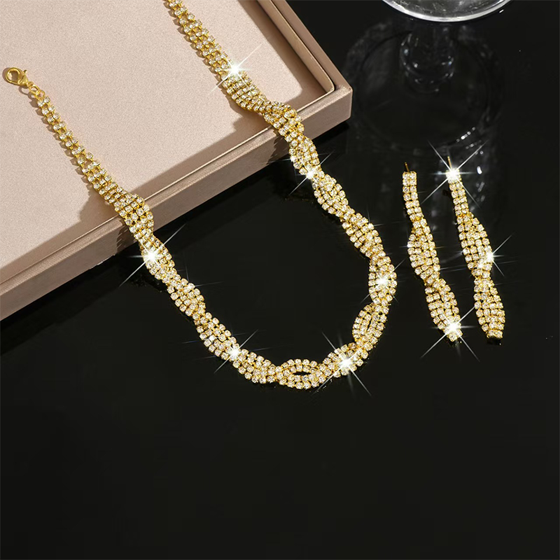 🎉 Uitverkoop 2026 — Meer dan 21.500 verkocht ✨ Set met een schitterende ketting en oorbellen met strass-steentjes en klauwbevestiging